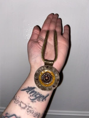 Vintage halsband  - Fint halsband 