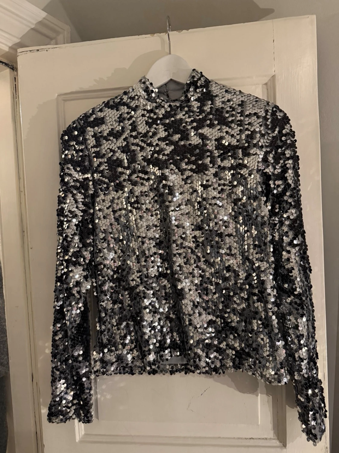 Glittrig tröja 