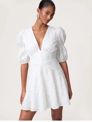 Adoore klänning med puffärmar - Intressekoll på min superfina klänning från adoore i modellen Sicily dress. Byter gärna om någon har en av samma modell i storlek S. 