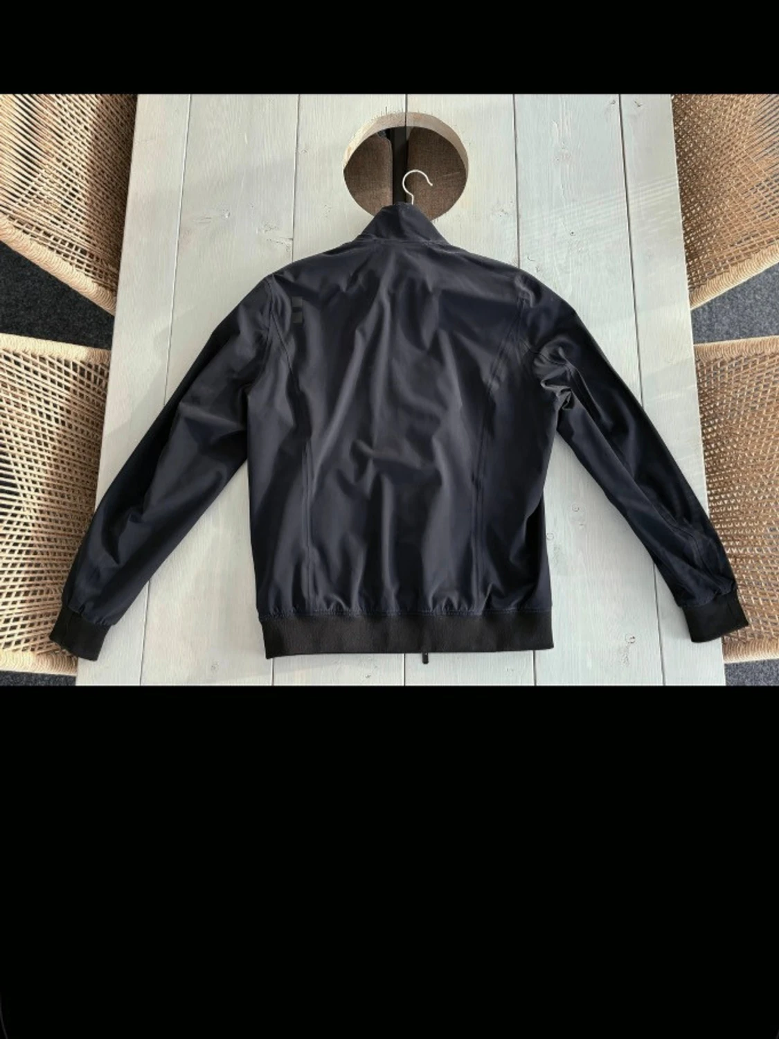 Svart vindjacka med dragkedja - 1