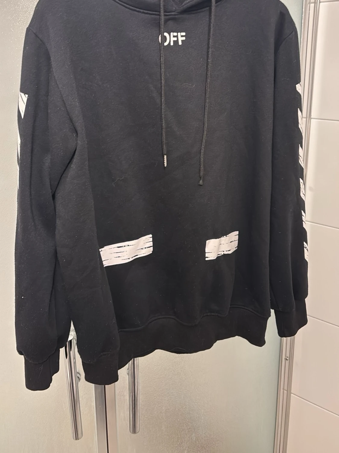 Svart off white hoodie