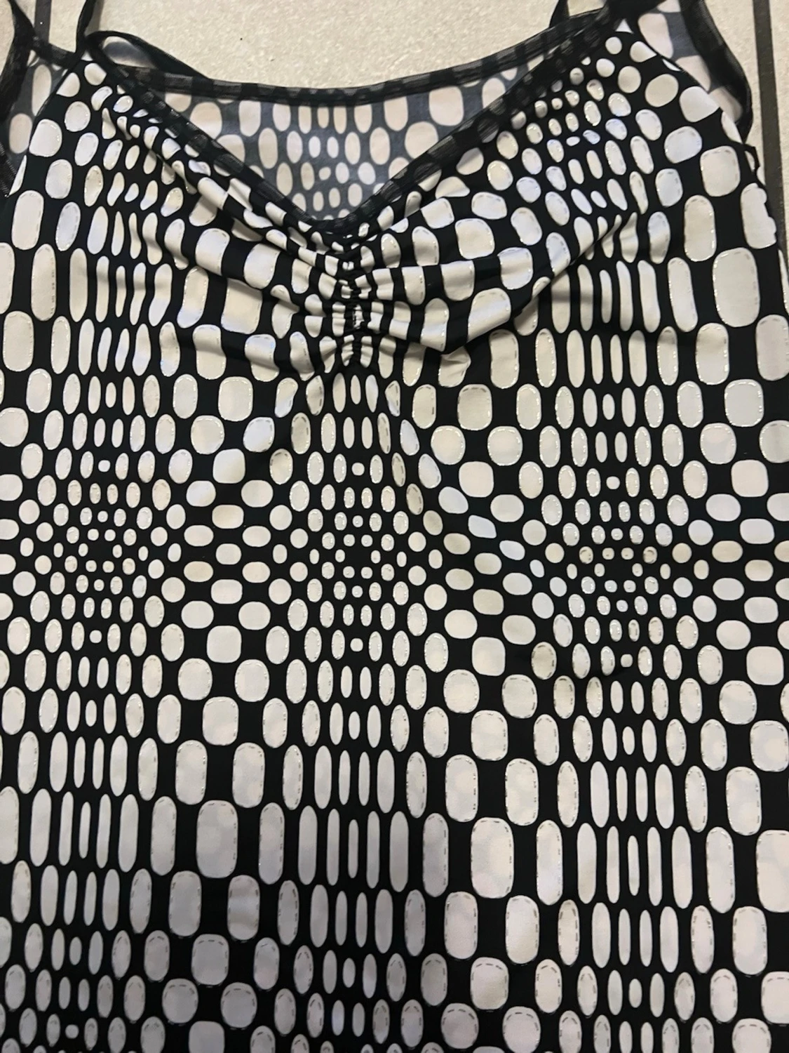 Svartvit prickig linnetopp storlek S - 1