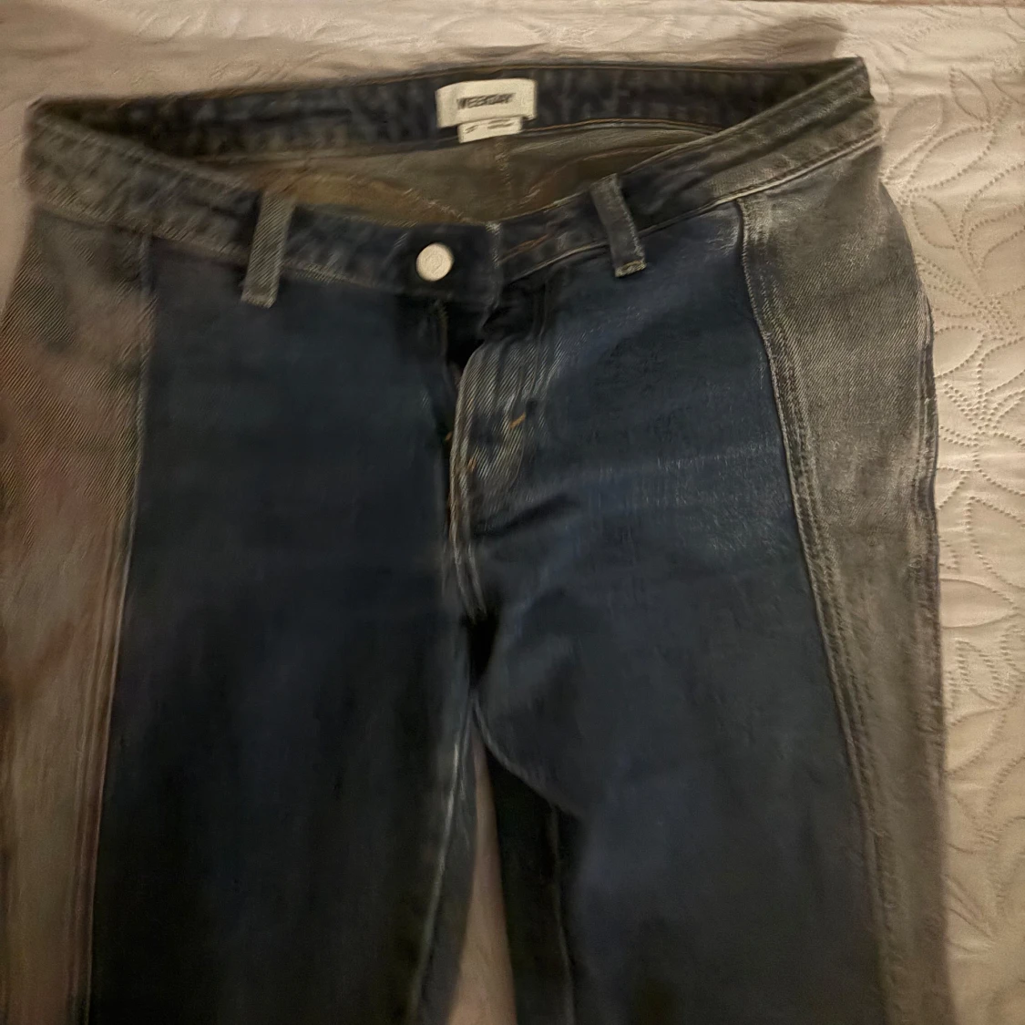 Weekday tvåfärgade bootcut jeans - 2