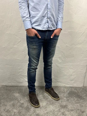 Replay jeans  - Ett par riktigt snygga jeans från Replay i storlek W34 L32 i modellen anbbas 