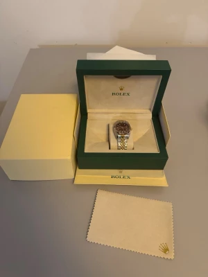 Klocka  - Hör av er vid intresse 