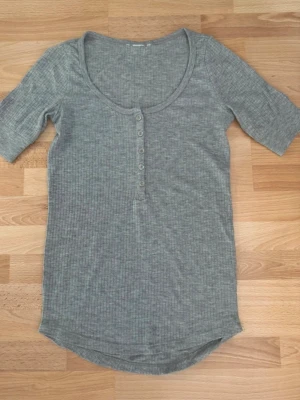 Tröja från HM - Storlek och material avklippta, men det är storlek XS