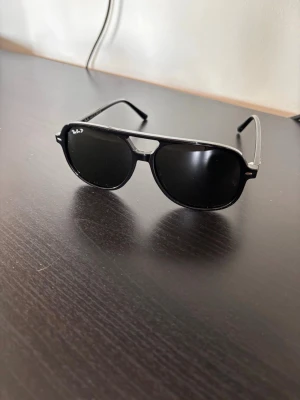 Svarta Ray-Ban solglasögon - Helt ny aldrig använd. Skriv gärna för fler bilder eller info🙌🏼