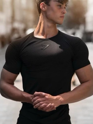 Onyx V1 Svart - Lyckades köpa en svart onyx V1 short sleeve i storlek L på droppet. Jag har orderbekräftelse, det är bara att fråga i dm. Paketet kommer inte öppnas och skickas direkt till er.