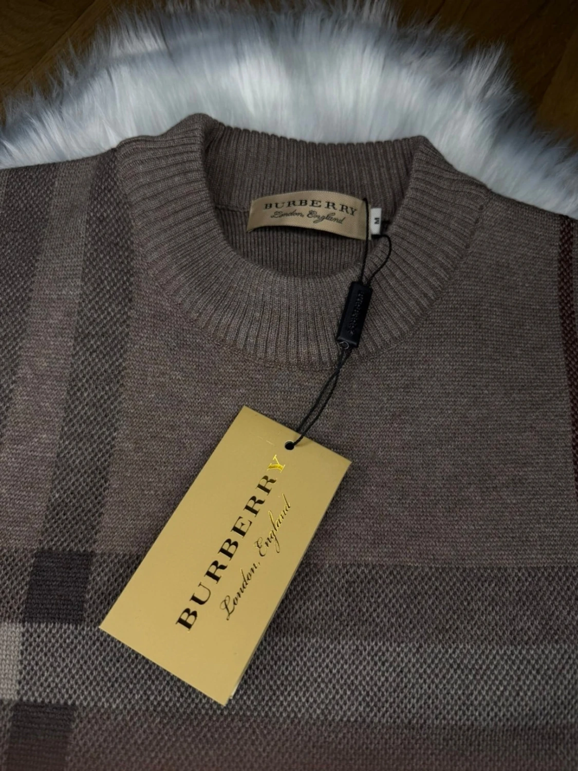 Brun stickad tröja Burberry stl. M - 1