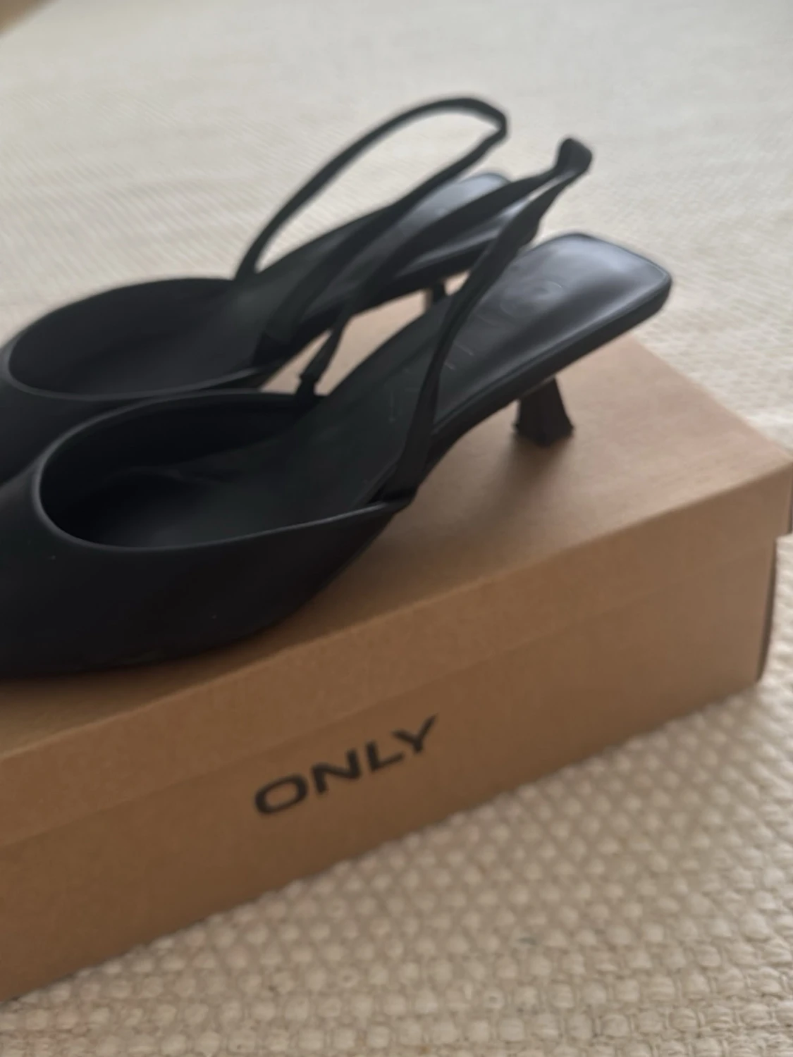 Svarta slingback pumps från ONLY - 1