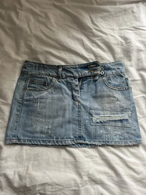 Jeanskjol - Snygg vintage jeanskjol köpt i Italien💕