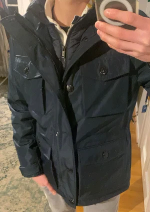 Field jacket  - Säljer nu min riktigt feta field jacket | storlek S | Field jacket med inbyggd väst i | helt ny | kostar runt 3500kr nypris | skriv vid frågor eller intresse!