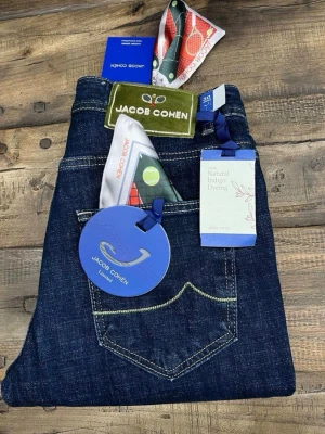 Jacob Cohën jeans  - Jacob Cohën Nick 620 slim. Helt nya, allt og ingår. Hör av er vid eventuella frågor eller funderingar! 