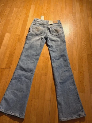 Ljusblå bootcut jeans från lager 157 - Helt nya!