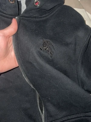 BB Zip hoodie - Helt ny, köpte den igår och har ej passat mig. Jätte snygg och nytvättad😍