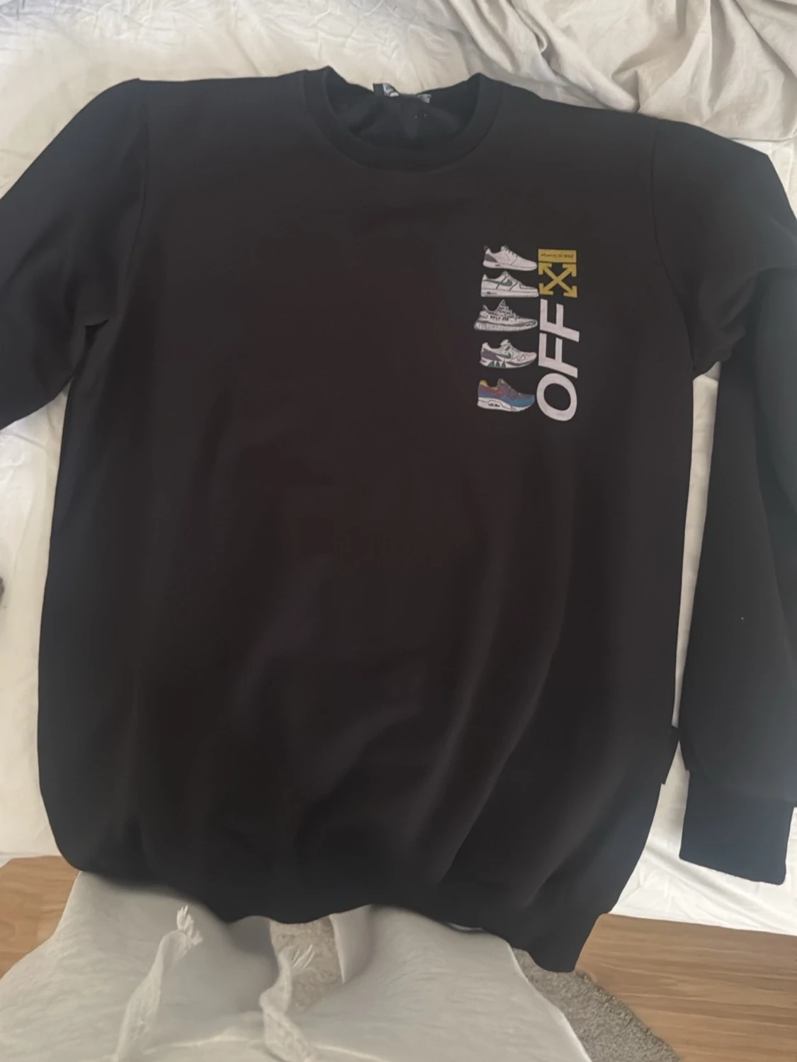 Svart Off-White sweatshirt med sneakersprint - 1