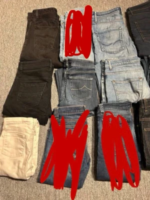 Jeans bulk - Säljer nu en jeans bulk med massor av olika märken!
