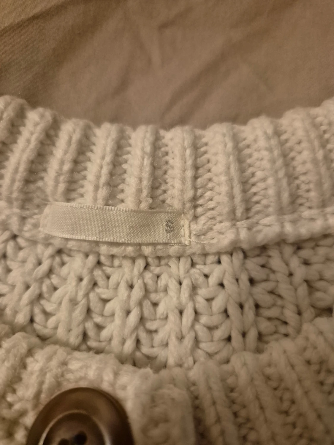 Krämvit kabelstickad kofta med fickor S - 2