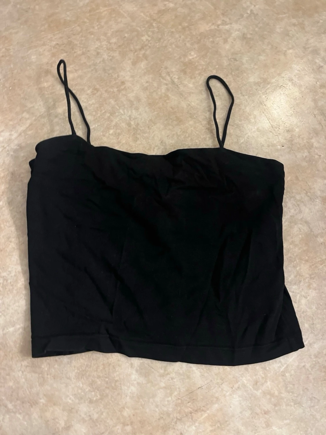 Svart croppad linnetopp