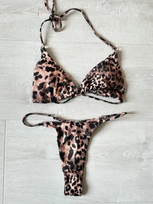 Bikini - Leopard bikini i Stl Xs, oanvänd, vadderad 