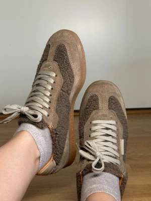 Brown sneakers från Steve Madden - Emporia Steve Madden