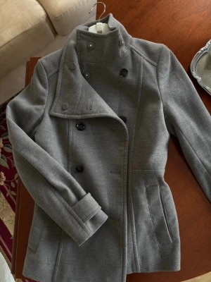 Kappa grå - Supersöt kappa/vårjacka från hm!