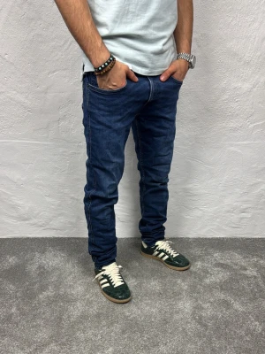 Replay jeans  - Ett par riktigt snygga jeans från Replay i storlek W31 L34 i modellen Anbbas 