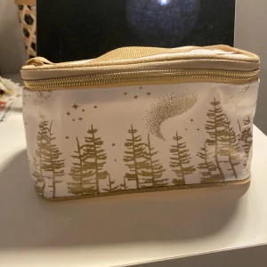 Necessär - Jättefin necessär!