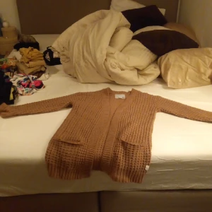 Stickad kofta  - Stickad kofta från lager 157 