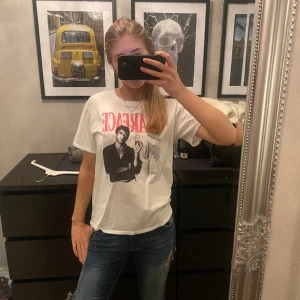 T shirt - Super cool scarface tröja!!