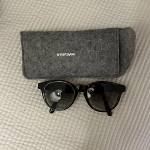 Solglasögon smsrteyes bruna - aldrig använda!  - Smarteyes egna märke solglasögon
