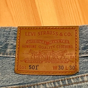 Levis 501 jeans - Levis jeans i mycket bra skick. Inte mycket använda