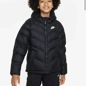 Mötas upp i värnamo utanför Jönköping  - Använd några gånger bra varm fin populära för barn 