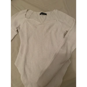 Tröja - Helt ny tröja använd en gång bara.