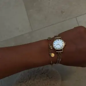 Armband från Bianca ingrossos tidigare smyckesserie. Säljer för 100kr