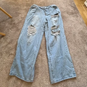 Jeans  - Jeans från shein, använt 1 gång 