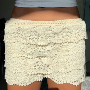 Spetsshorts - Midjemått: 32cm rakt över