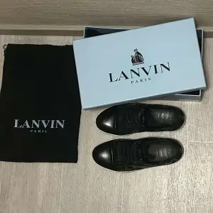 Dessa Lanvin skor är i bra skick o säljs pga ingen användning, kontakta för frågor!