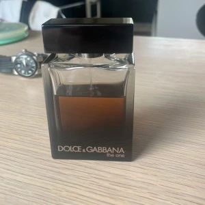 Dolce & Gabbana the one - Säljer nu min parfym med cirka 7/10 kvar. Vid fler frågor eller funderingar skriv PM