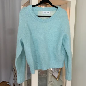 Tunn stickad tröja från Samsoe 36 - Storlek S, väldigt fint skick! Tunn å mjuk, normal i passform 🦋