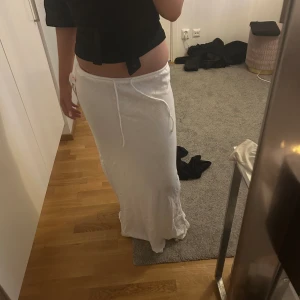 Linne kjol - Lång kjol linne köpt p nelly ny me prislapp slutsåld str XS men passar Xs - liten M 