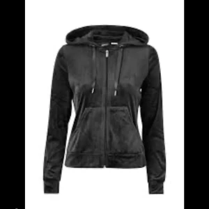 Luvtröja  - En svart mjukishuvtröja som inte kommer till användning längre!