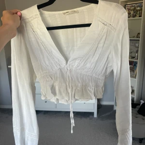 Blus xs - Superfin blus från pull and bear, XS använd Max 3 gånger 
