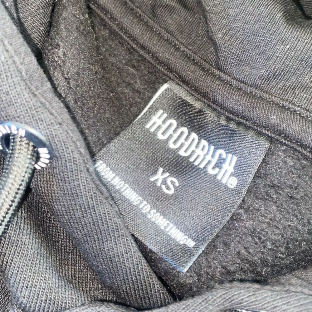 Säljer min hoodrich hoodie st xs för att jag har bytt stil mycket bra skick hör av dig ifall du har frågor eller prisförslag 💕. Hoodies.