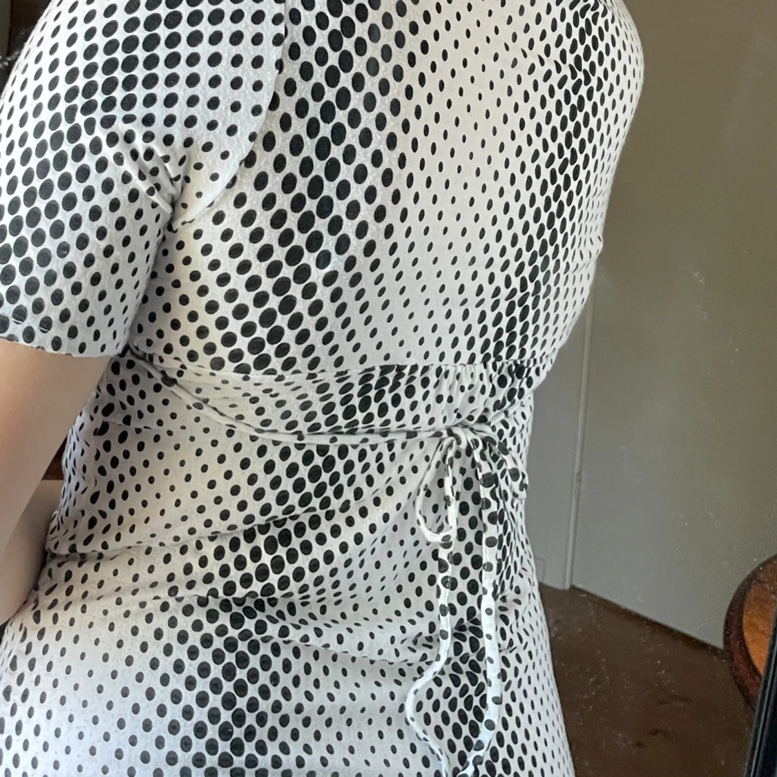 Prickig klänning  - 91