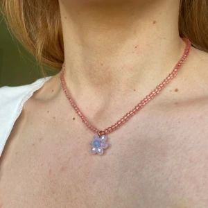 Blomhalsband 💗 - Supergulligt nu mot sommaren!! 