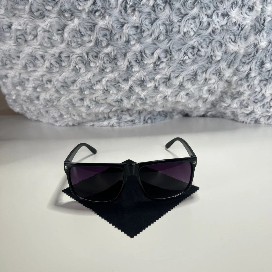 Svarta Solglasögon #2 - 90