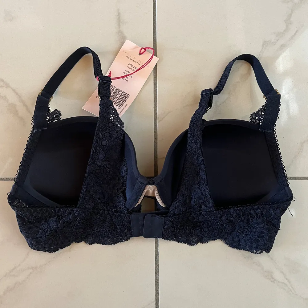 Ny Stella McCartney push-up bh med prislapp kvar. Modell Stella Smooth Lace, nypris $45. . Muu.