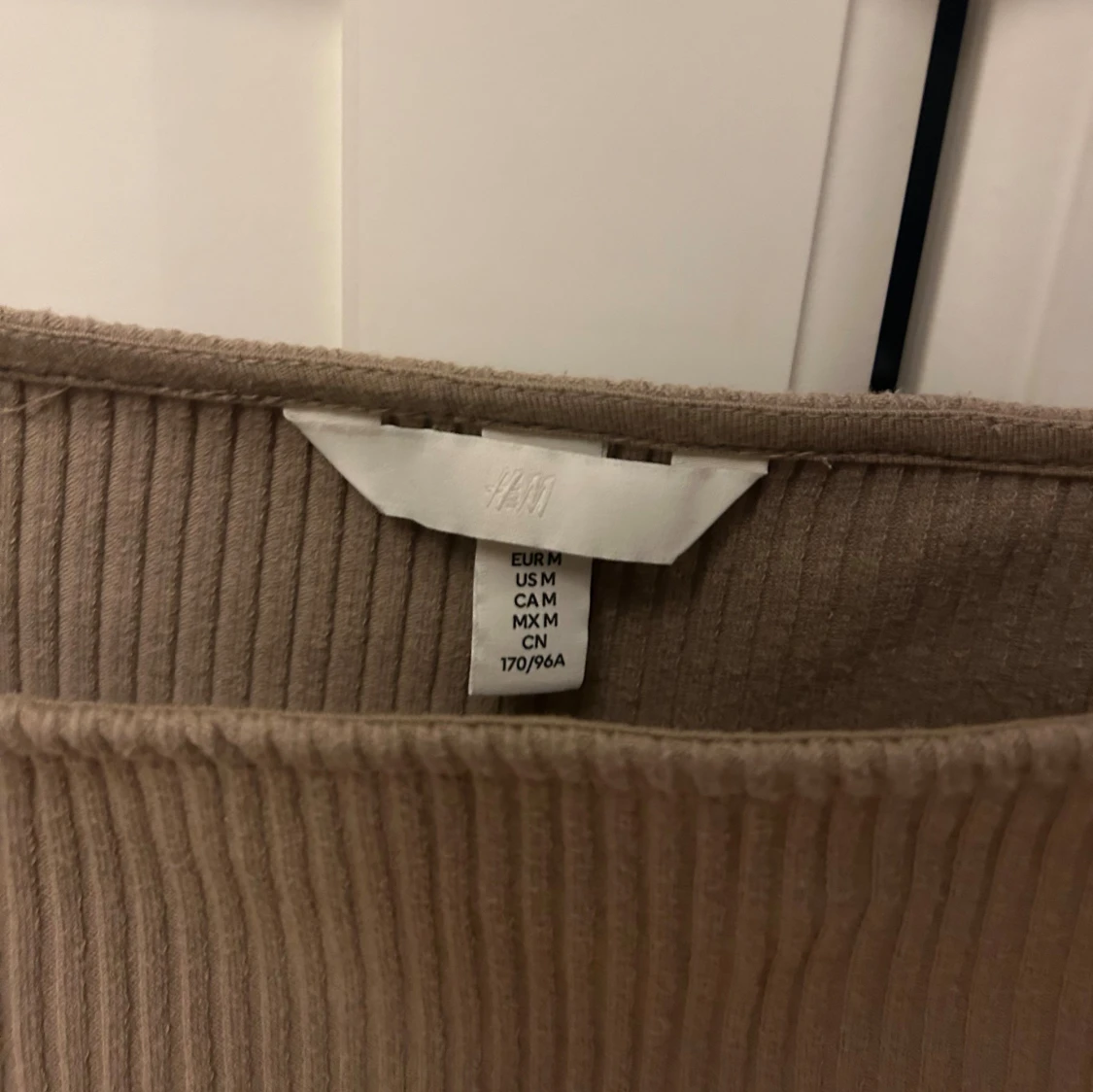 Topp med puffärmar - 91