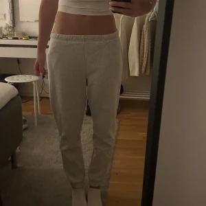 Mjukisbyxor - Jättesöta mjukisbyxor från Gina tricot, lite noppriga och därav priset 💓